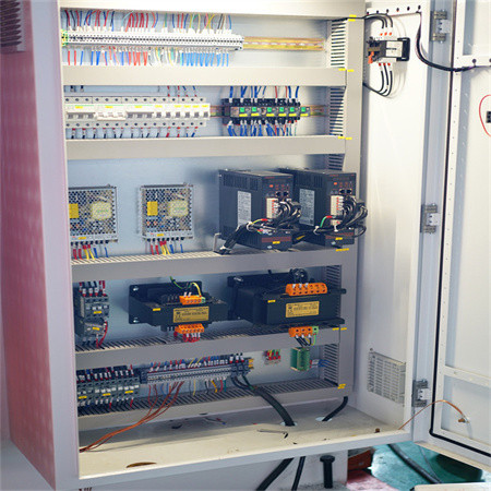 Préshajlítógép testreszabott hidraulikus E200p Cnc hidraulikus féknyomó hajlítógép németországi elektronikával