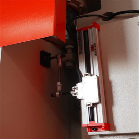 CNC présfékező fémlemez AMUDA 70T-2500 CNC hidraulikus mini présfékezőgép Delem DA53-mal lemezfeldolgozáshoz