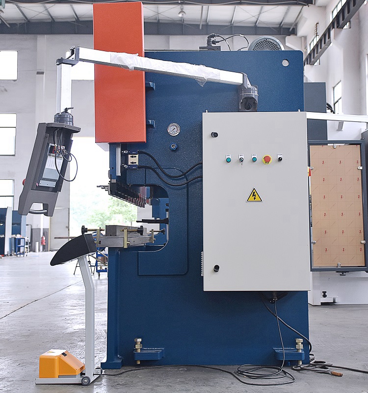 100 t CNC fémhajlító gépek, 3200 mm-es CNC lapprésfék E21-el