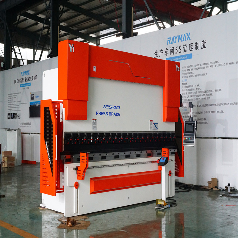 Kína 220t CNC hajlítógép 6 1 tengelyes hidraulikus présfék ár