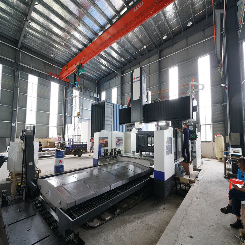 Ipari lézeres berendezések 1000 W CNC szálas lézervágó gép acél fémlemezekhez
