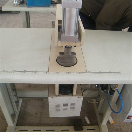 Hidraulikus préslyukasztás Hidraulikus hidraulikus prések és ollók Vasmunkás szerszámok Kombinált lyukasztó- és nyírógép/használt hidraulikus nyírógép