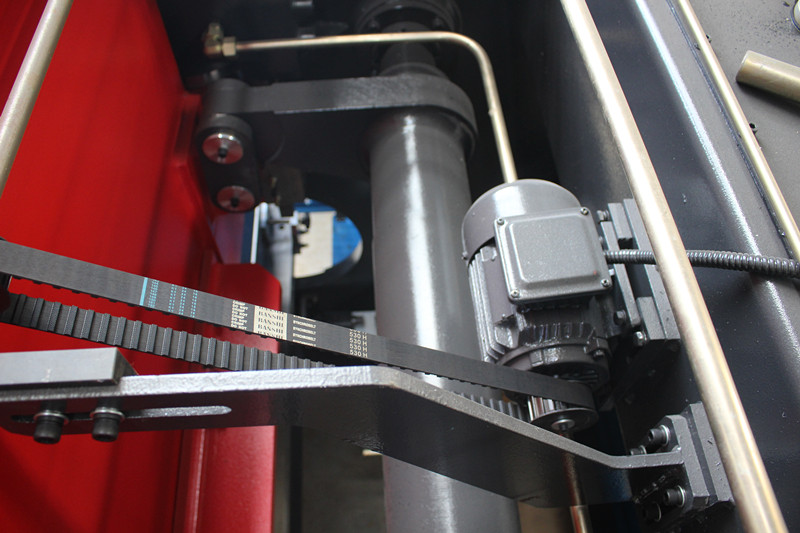 CNC hidraulikus présfékgép, teljesen automatikus szénacél hajlítógép