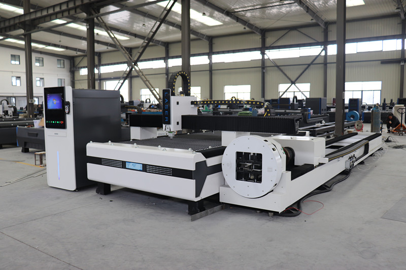 Forgó CNC fémcső csőlemez lézervágó 2000w szálas lézervágó gép